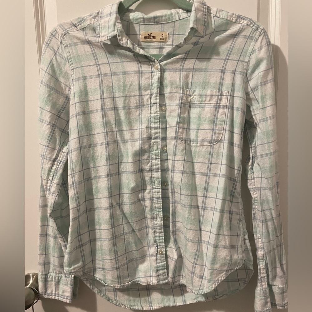 Hollister size small button down shirt long sleeve.
